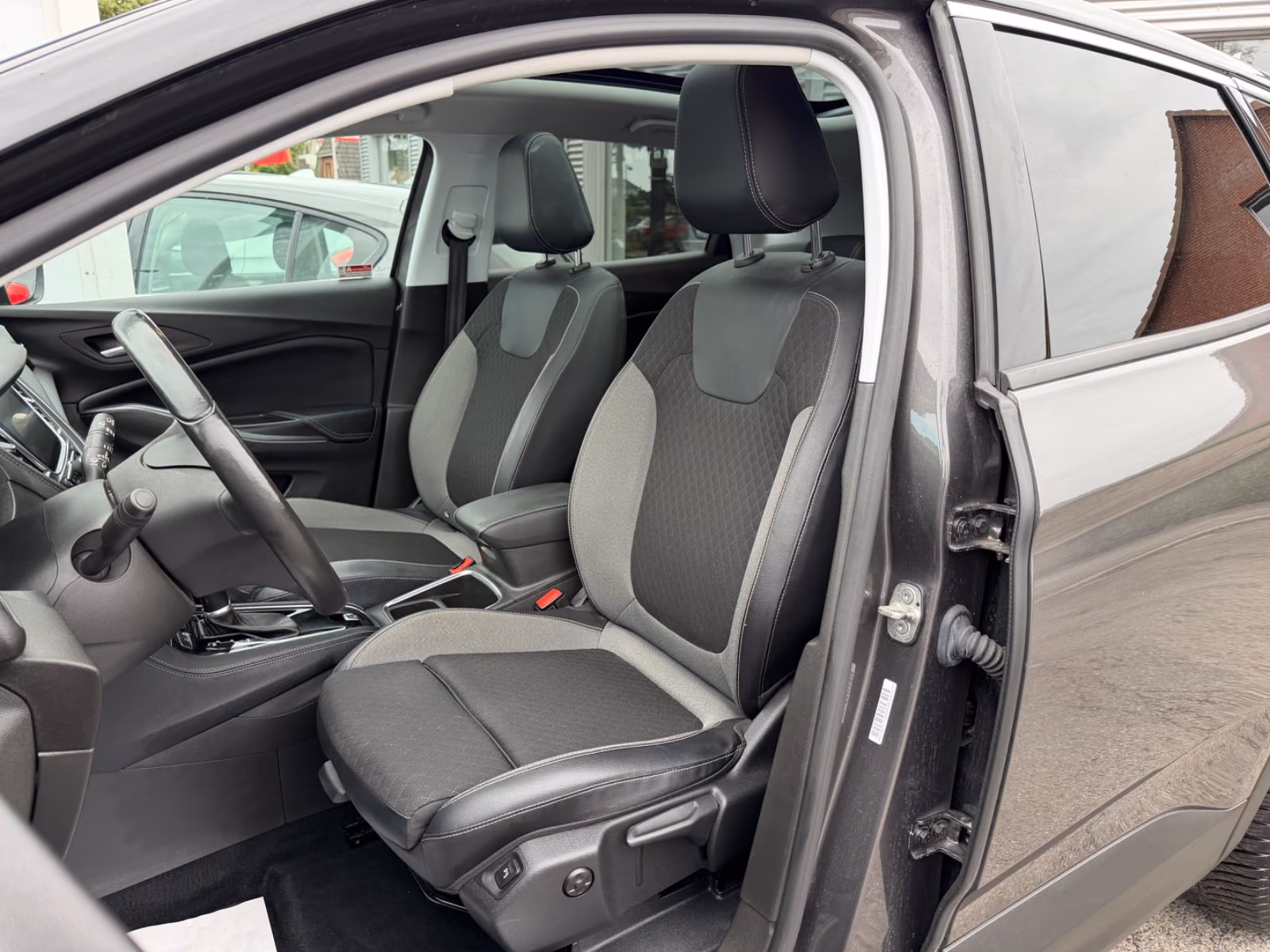 Opel Grandland Innovation/Navi/LED/Leder/Keyless/Pano