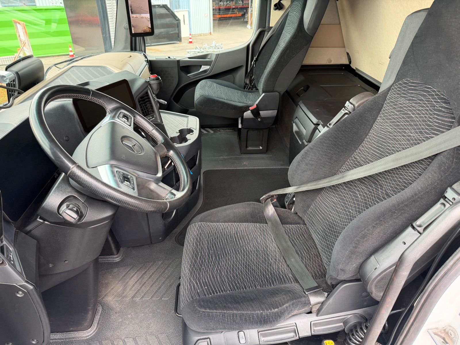 Fahrzeugabbildung Mercedes-Benz Actros 1846 LS Hydraulik, ADR, 2 x Nebenantrieb