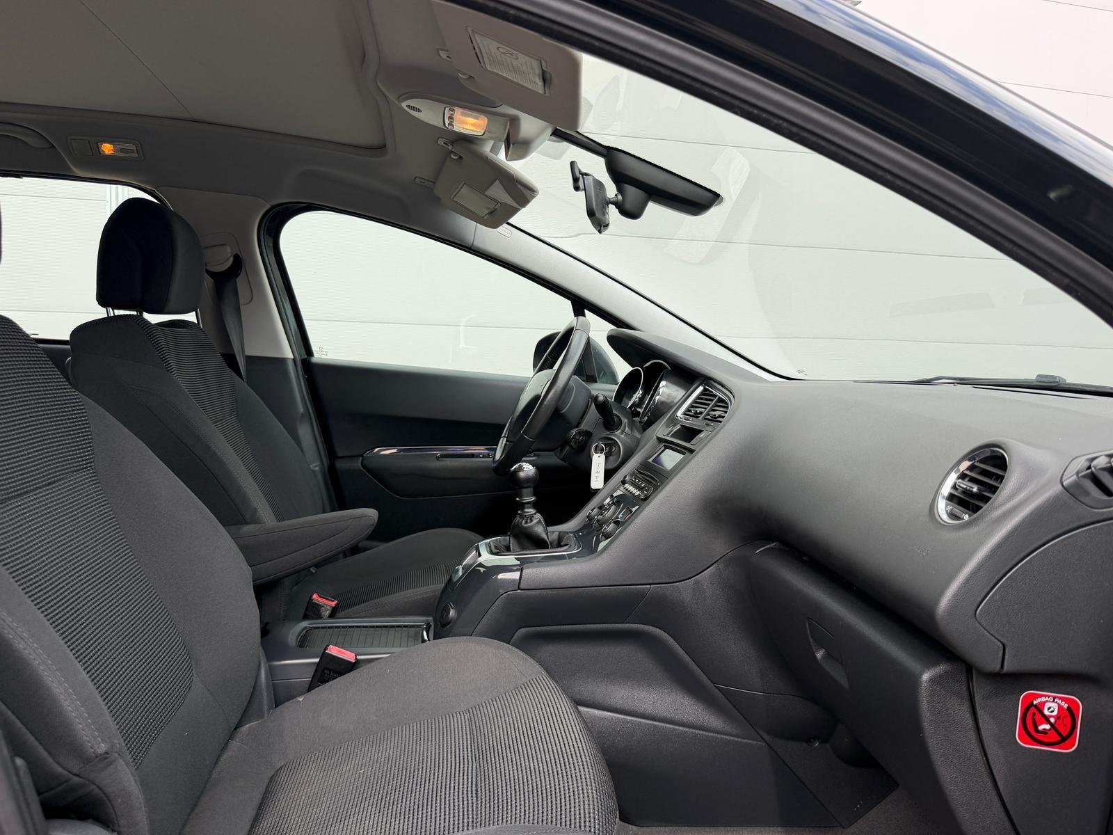Peugeot 5008 2012 — photo 12
