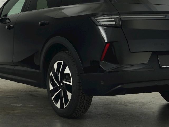 Grandland B GS HYBRID eDCT+LED PIXEL MATRIX+NAVI