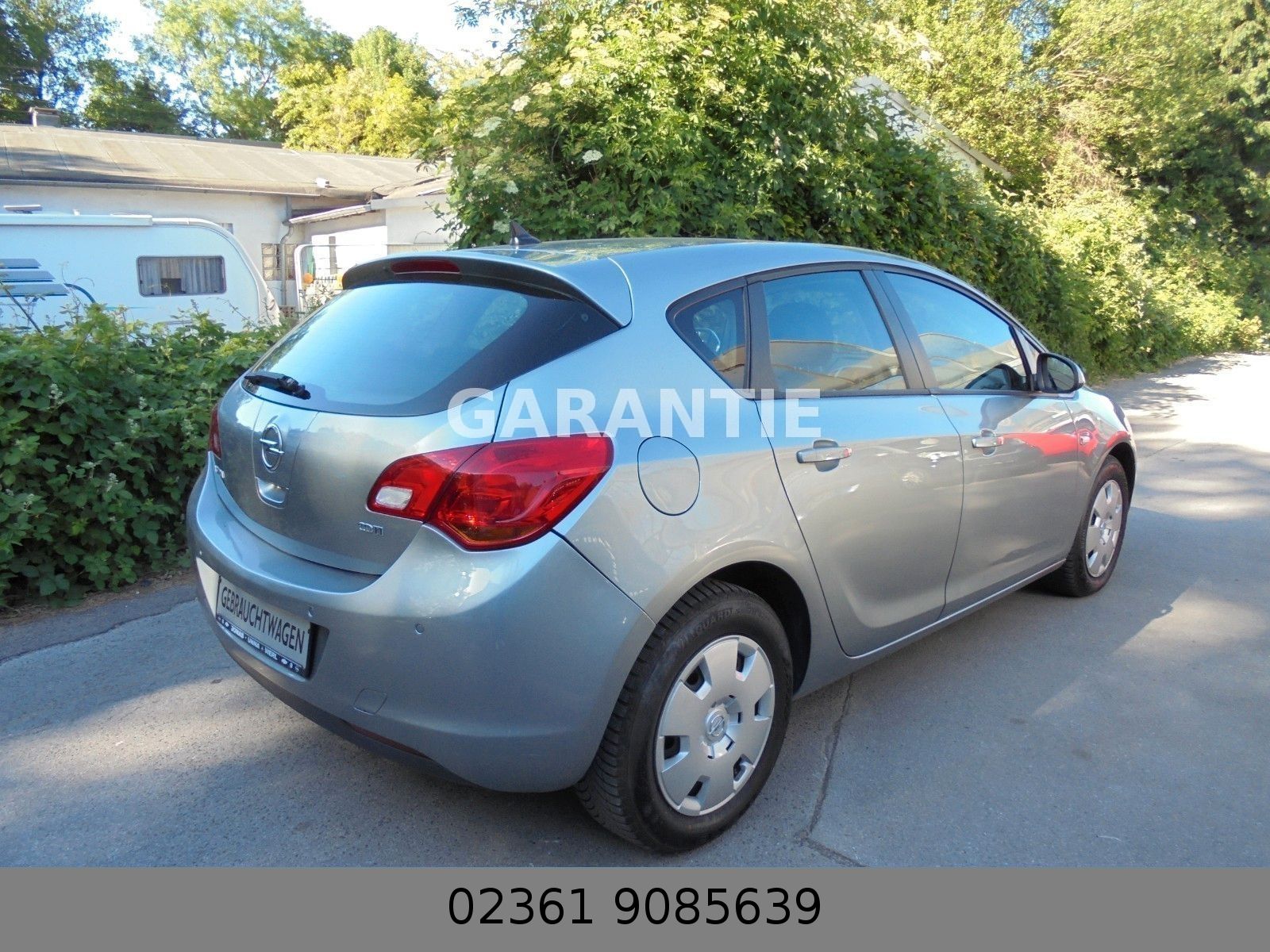 Fahrzeugabbildung Opel Astra J Lim. 5-trg. Edition Klima/Navi/5Türig
