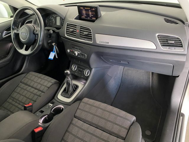 Q3 2.0 TFSI quattro AHK+PANO+NAVI+BI-XENON