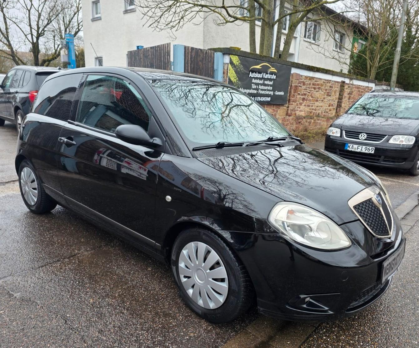 Lancia Ypsilon 1.4 16V Sport MomoDesign/Tüv+Insp. neu