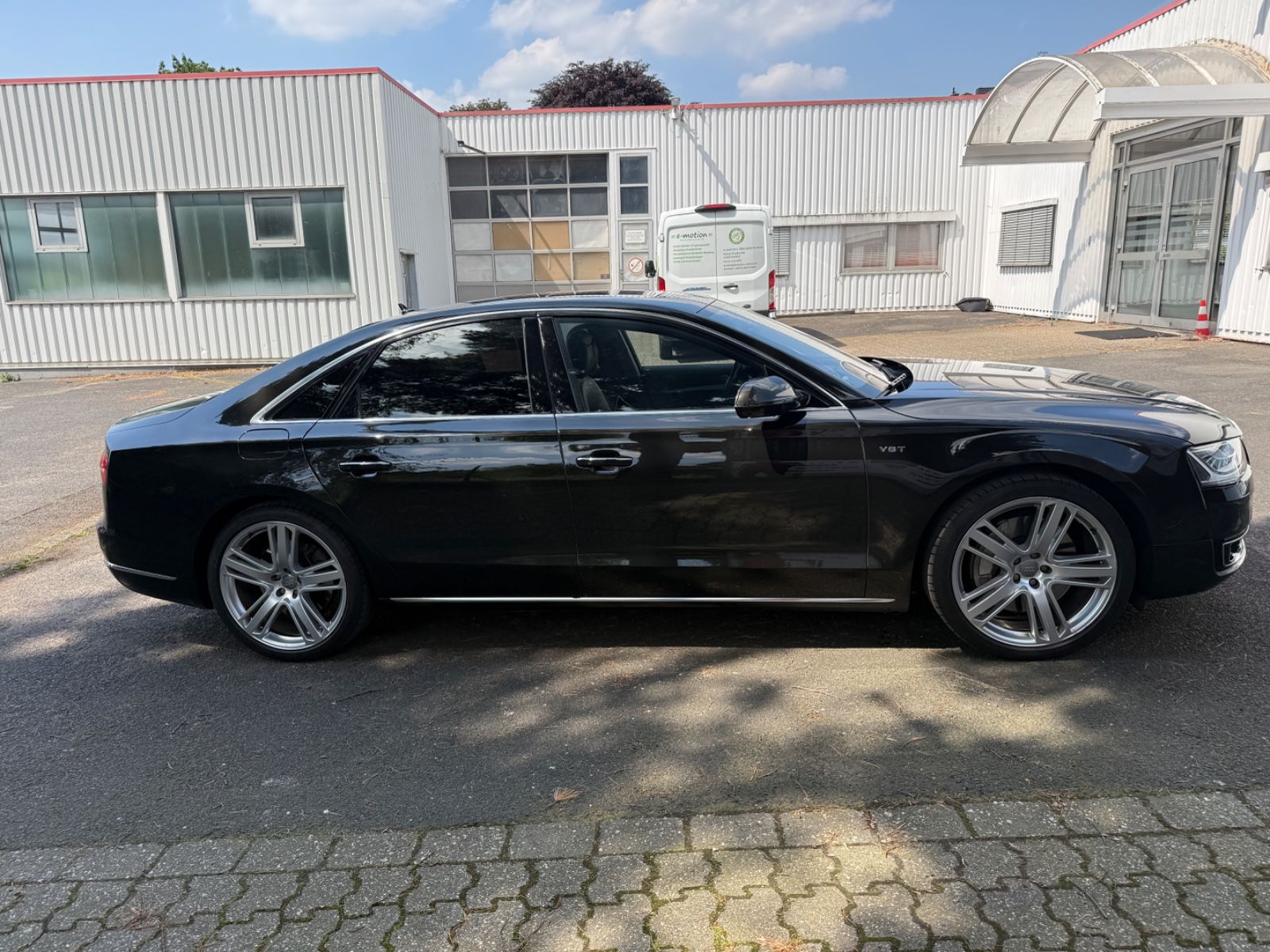 AUDI A8 4.2 TDI clean diesel tiptronic quattro -
