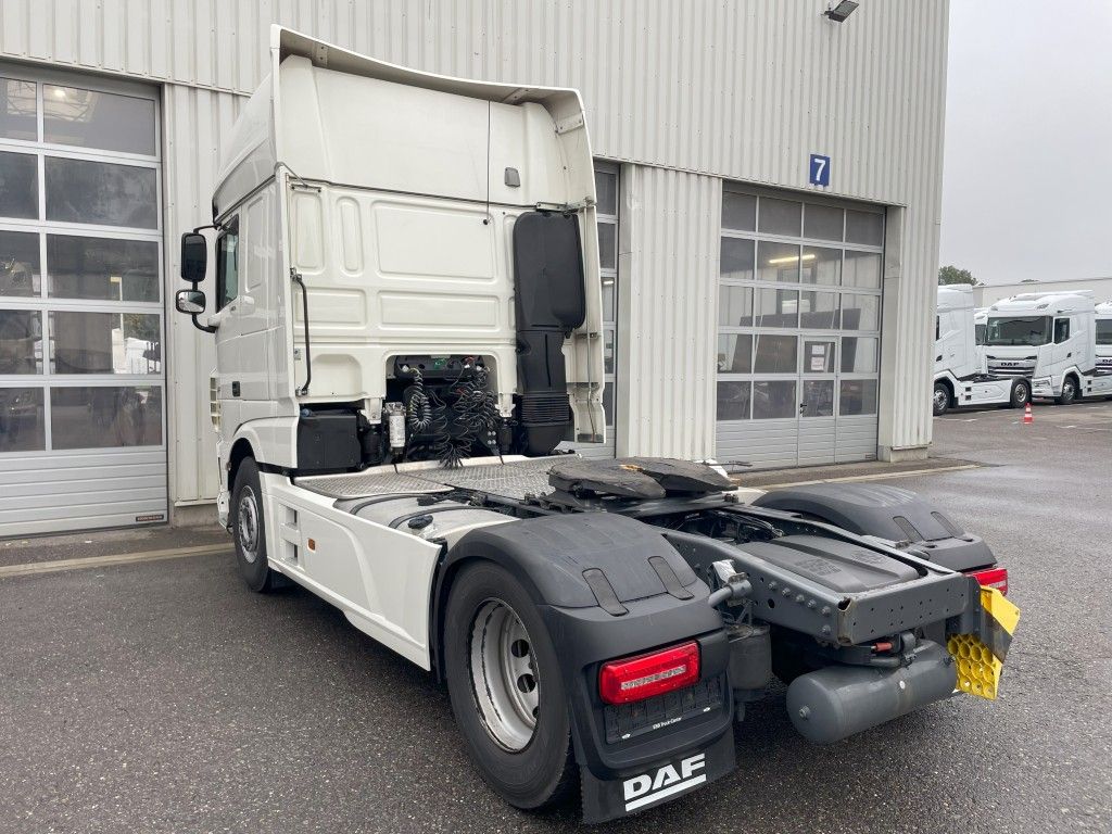 Fahrzeugabbildung DAF FT XF 480 SSC, Federung: Luft/Luft