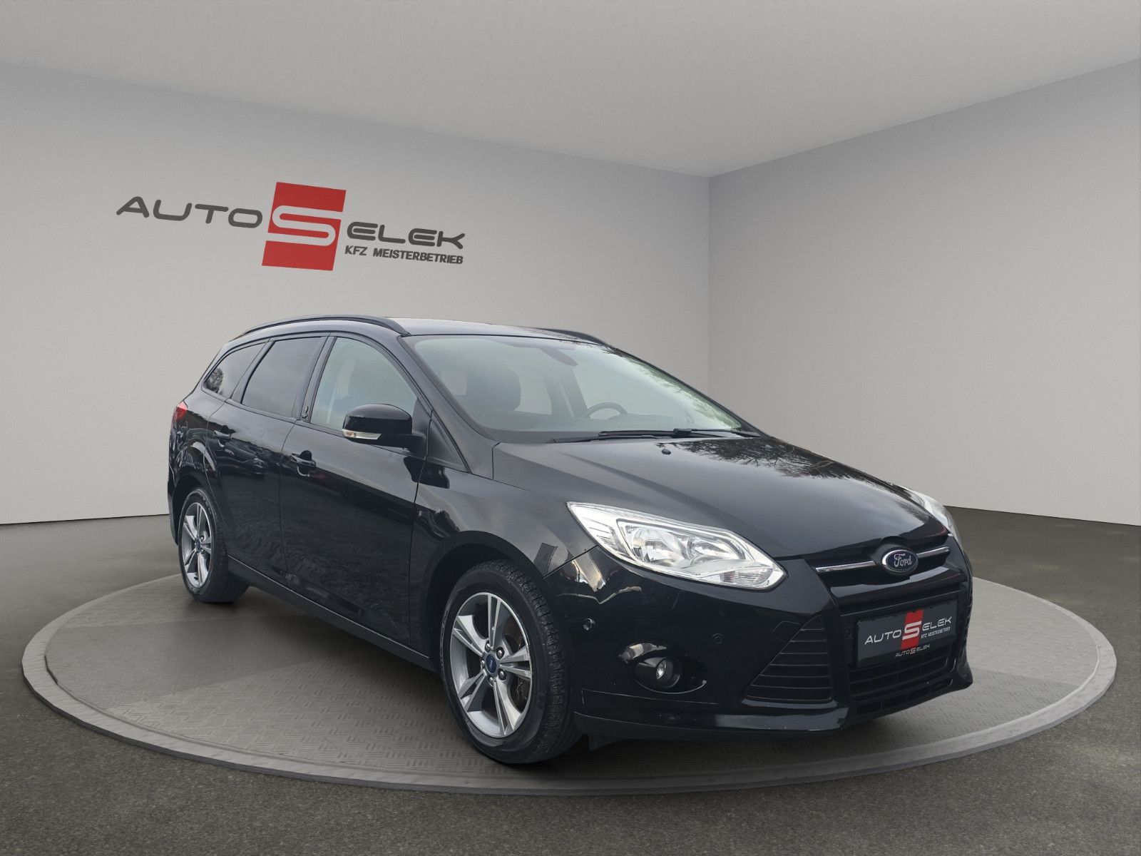 Fahrzeugabbildung Ford Focus Turnier Champions Edition