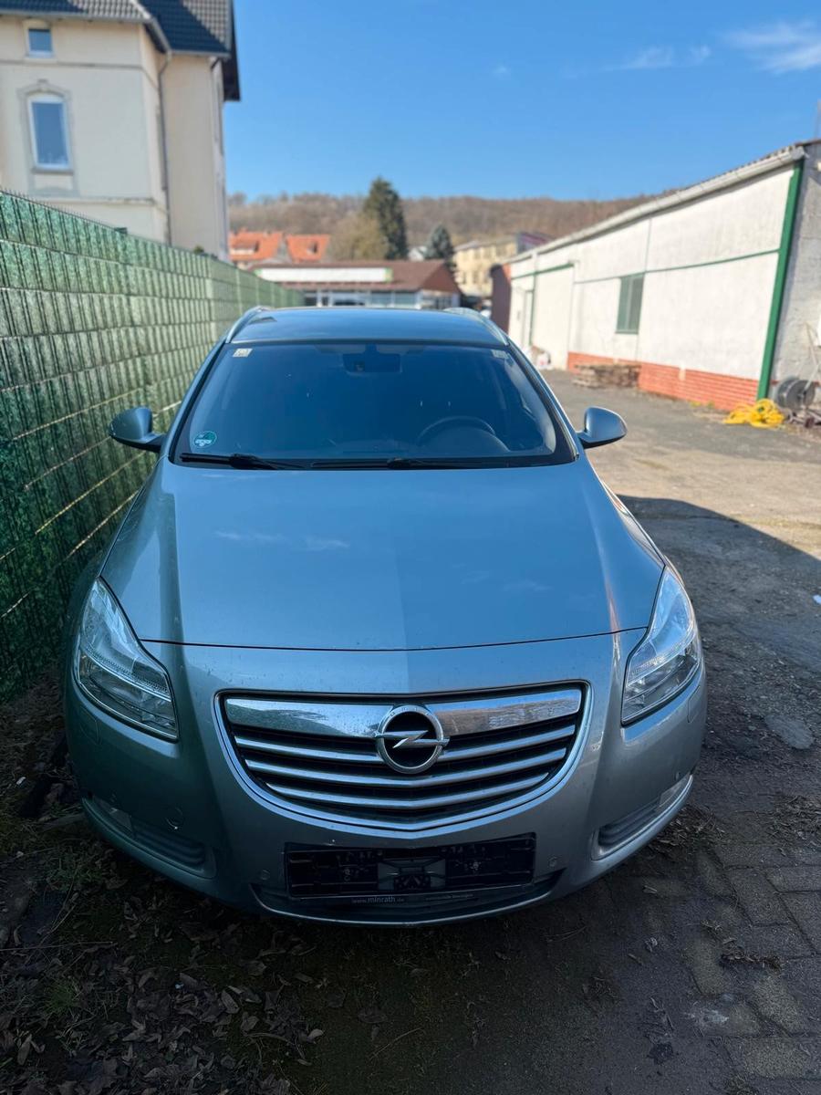 Opel Insignia A Sports Tourer Design Edition
