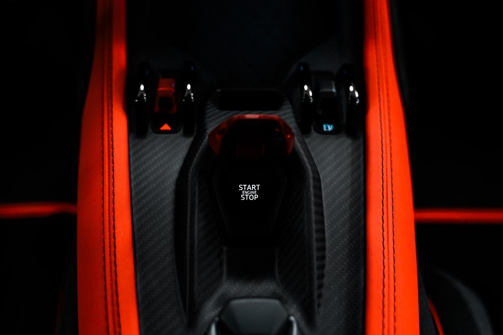 Lamborghini Revuelto