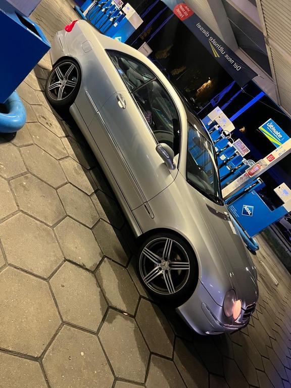 Mercedes-Benz CLK 320