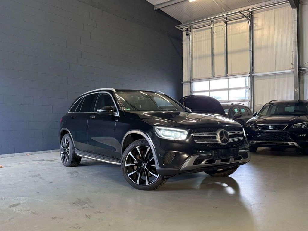 Image of Mercedes-Benz GLC 300