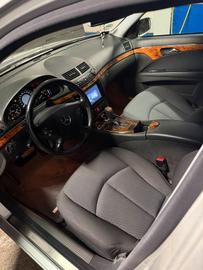 صورة 6 لـ 2004 Mercedes-BENZ E 280