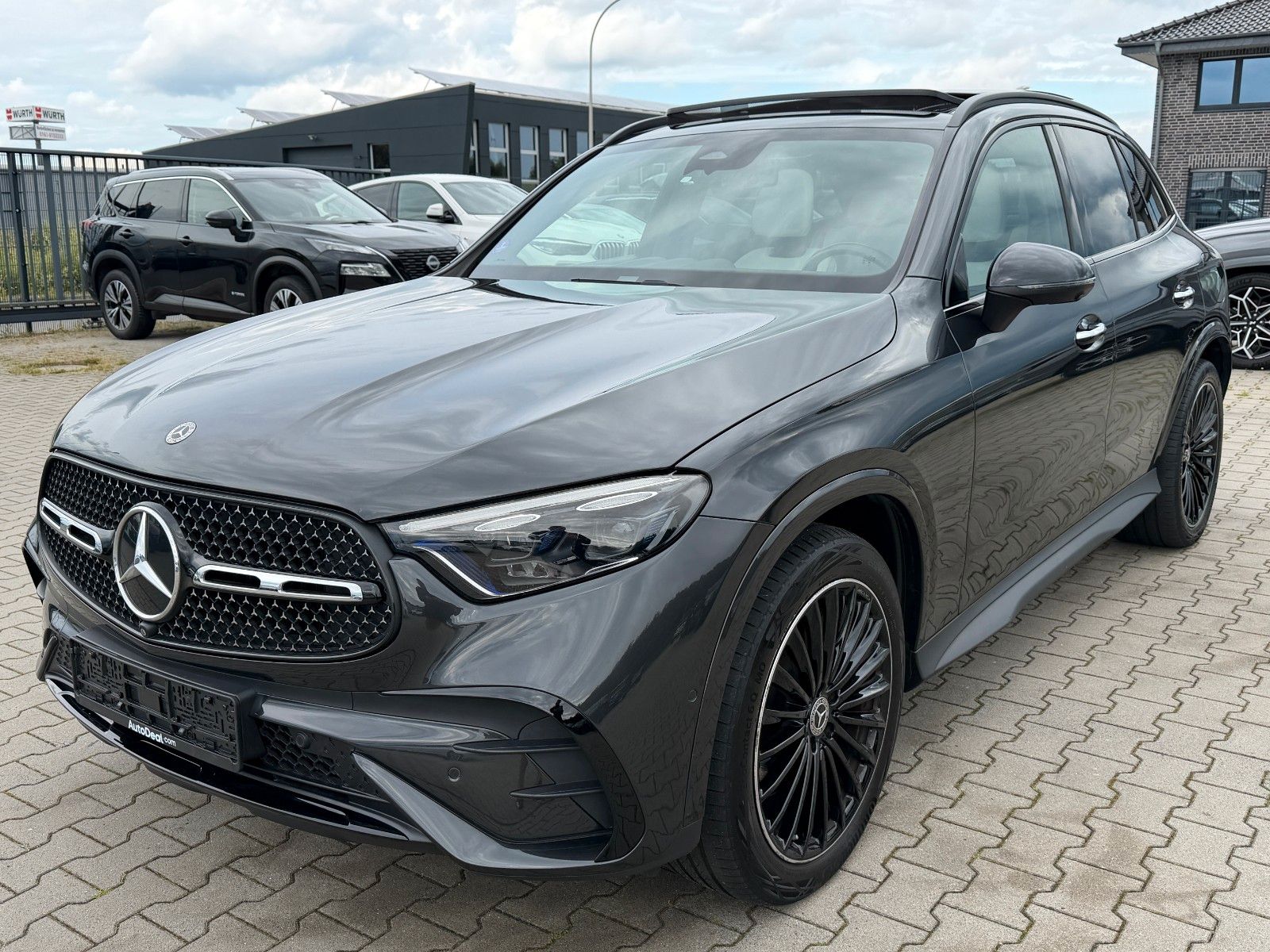 MERCEDES-BENZ GLC 300e AMG Line*Airmatic*Head Up*Panoramad*ACC