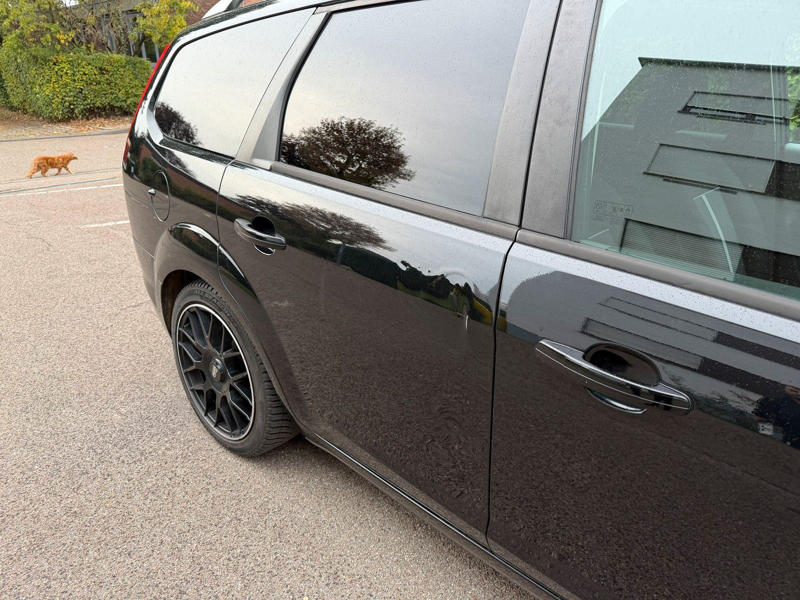 Ford Focus 2011 — photo 5