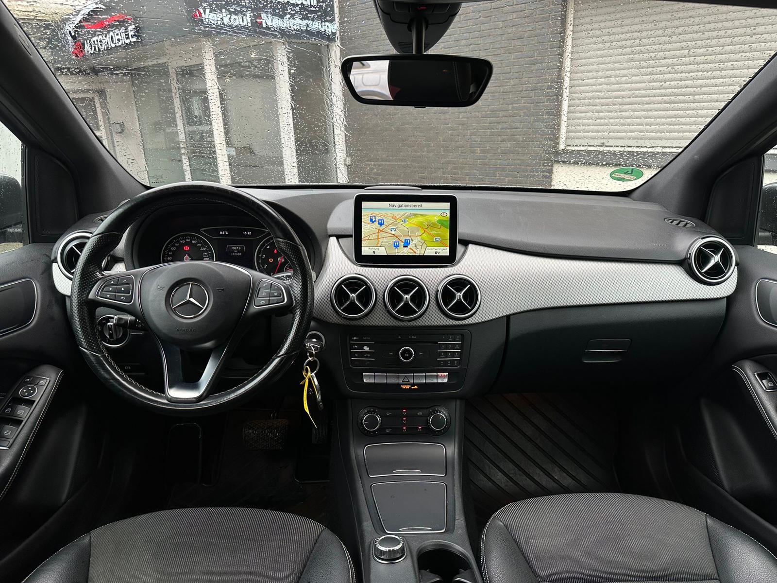 Mercedes-Benz B 180 *AUTOMATIK*KAMERA*NAVI*TEMP*LED*SHZ*LMF