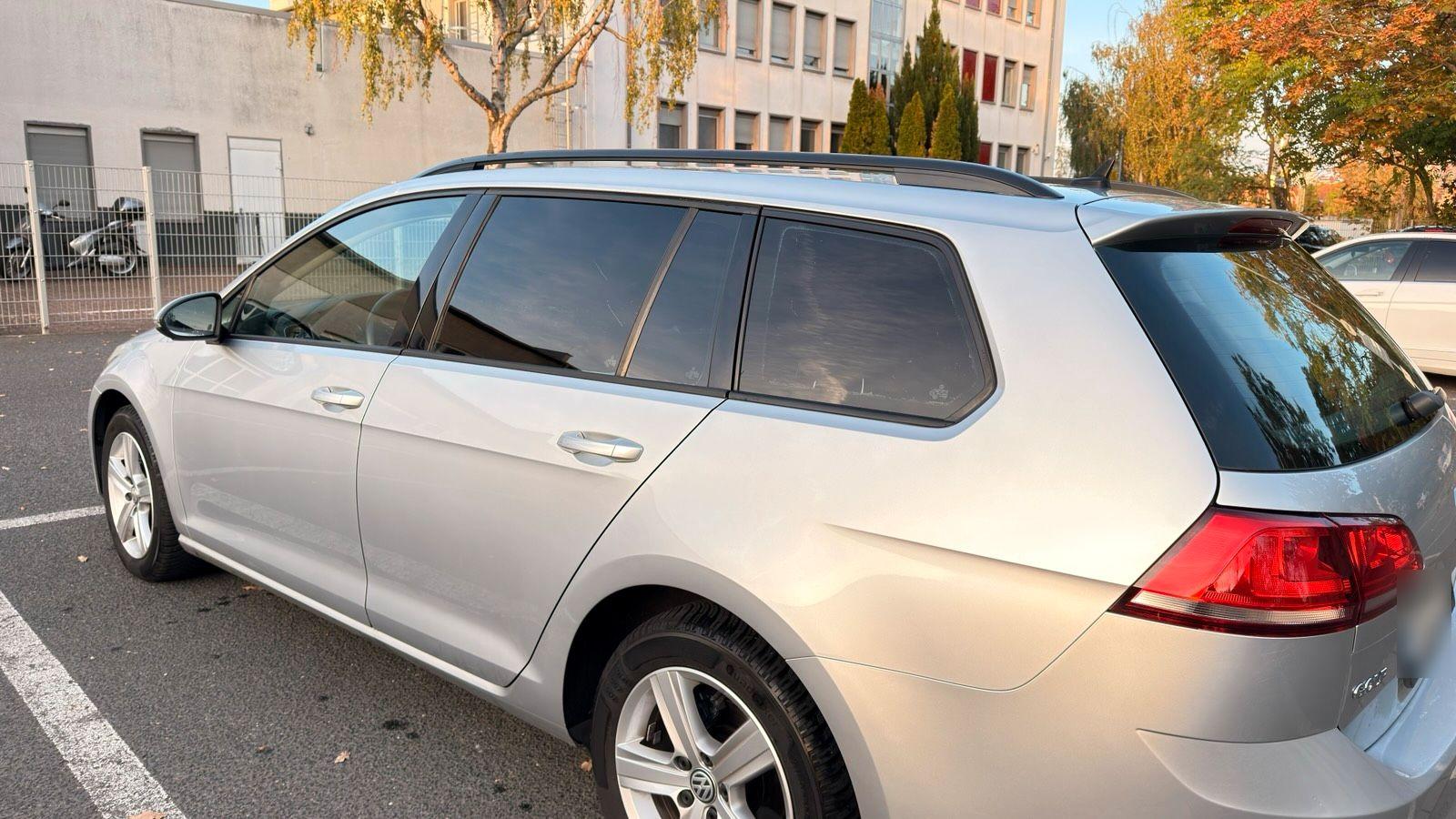 Volkswagen Golf 2013 — interior