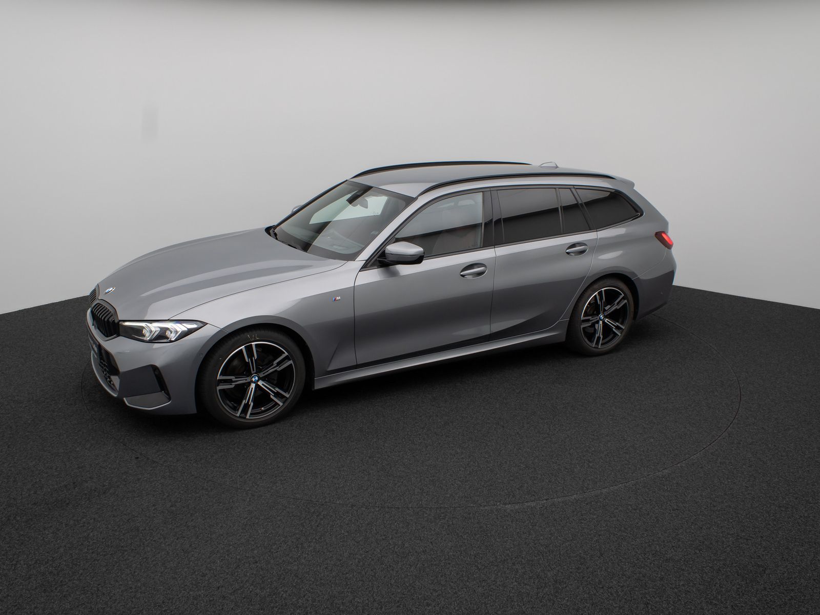 Fahrzeugabbildung BMW 320d M Sport Kamera HUD DAB HiFi DrivAssist 18"