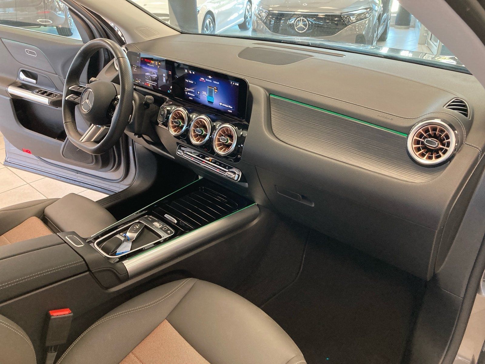 Fahrzeugabbildung Mercedes-Benz EQA 250+ Electric Art*Distronic*LED*Kam*Totwink*