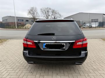 Mercedes E 300 - 4