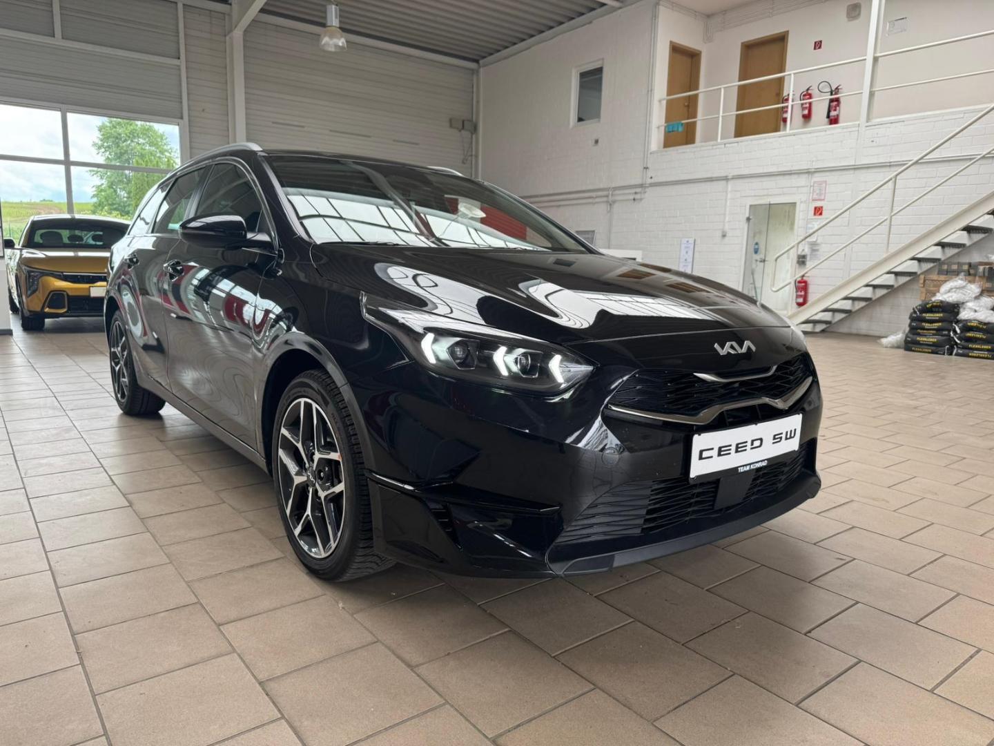 Kia Ceed_sw Sportswagon Spirit 1.5T 140 DCT7 SPI STD