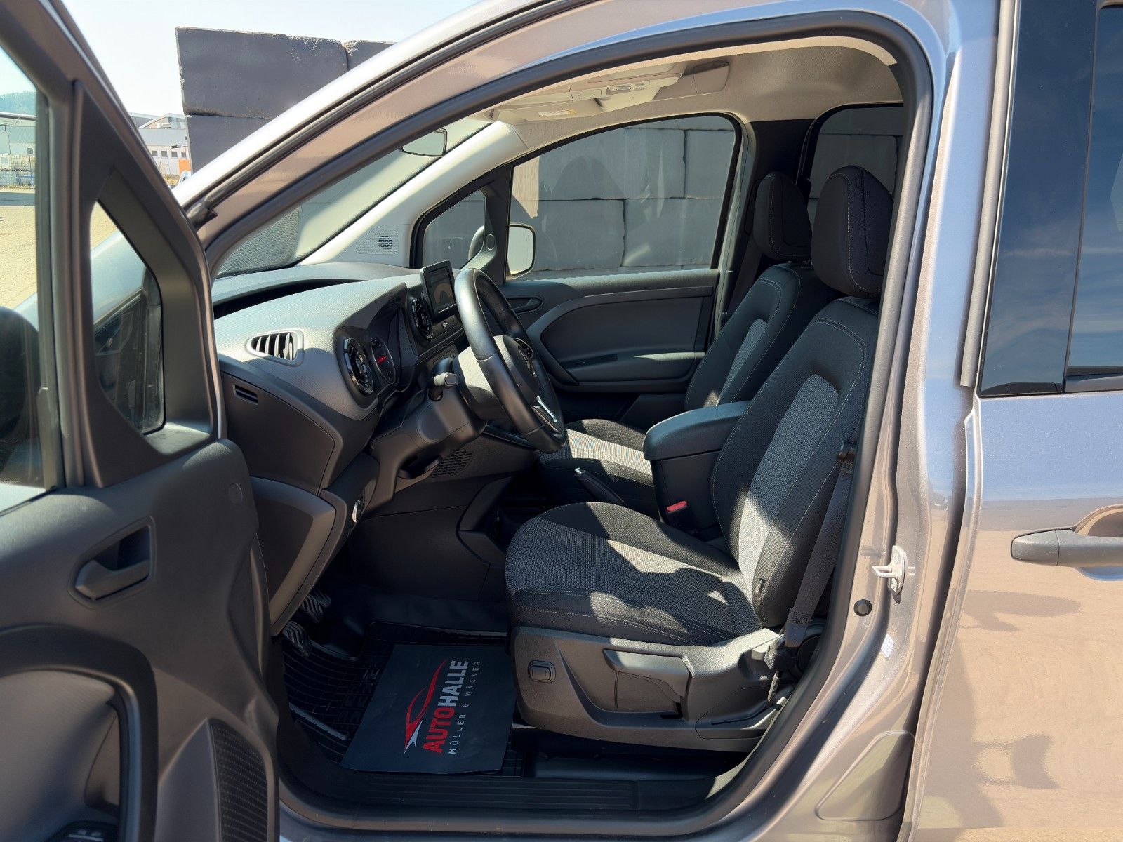 Fahrzeugabbildung Mercedes-Benz Citan Tourer 113 LED Temp. NAV CAM SHZ CarPlay