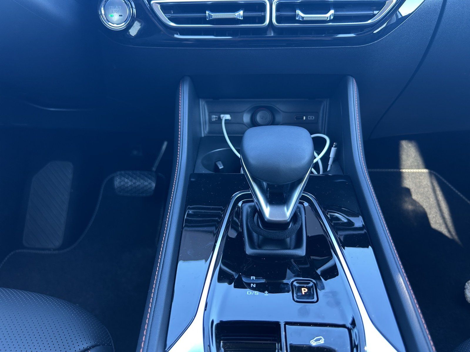 Fahrzeugabbildung MG MG HS Luxury AT