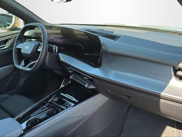 Q3 SUV 1.5 TFSI S-TRONIC S-LINE LED+ACC+CAM+NAVI