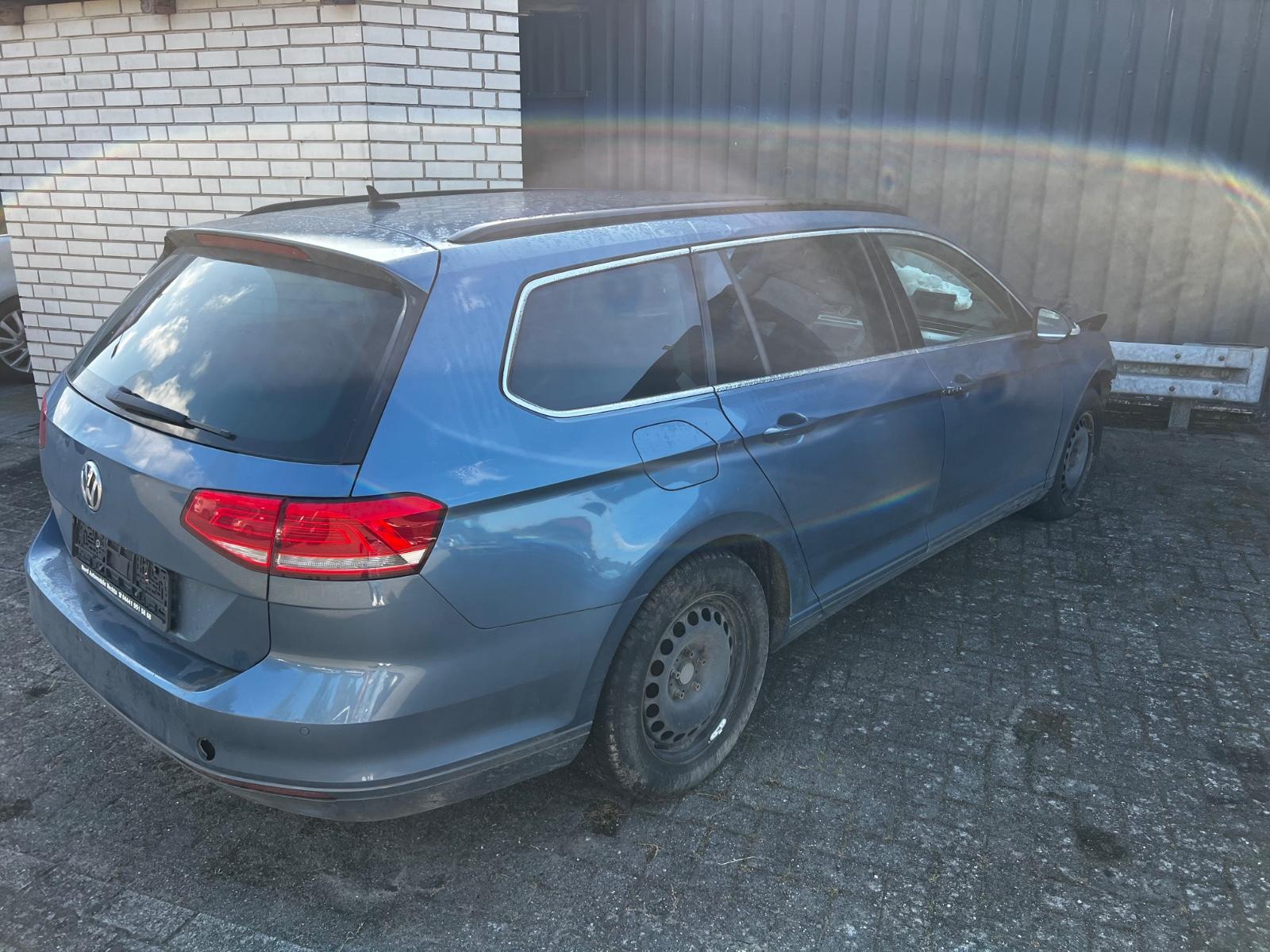 Volkswagen Passat 2014 — interior