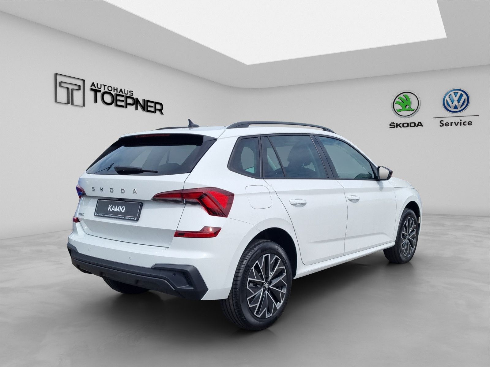 Fahrzeugabbildung SKODA Kamiq Balance 1,5 TSI AHK Simply Clever Black