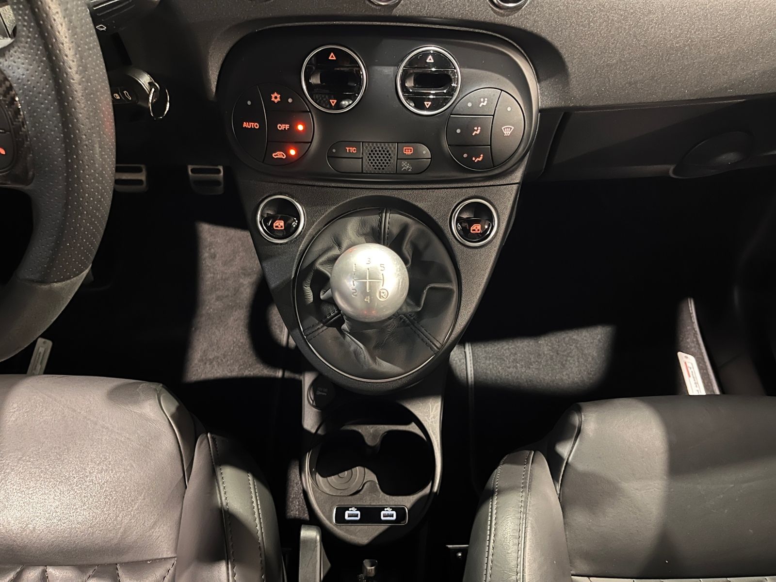 Fahrzeugabbildung Abarth 595 Competizione BI-XEN NAV DAB PDC 17"