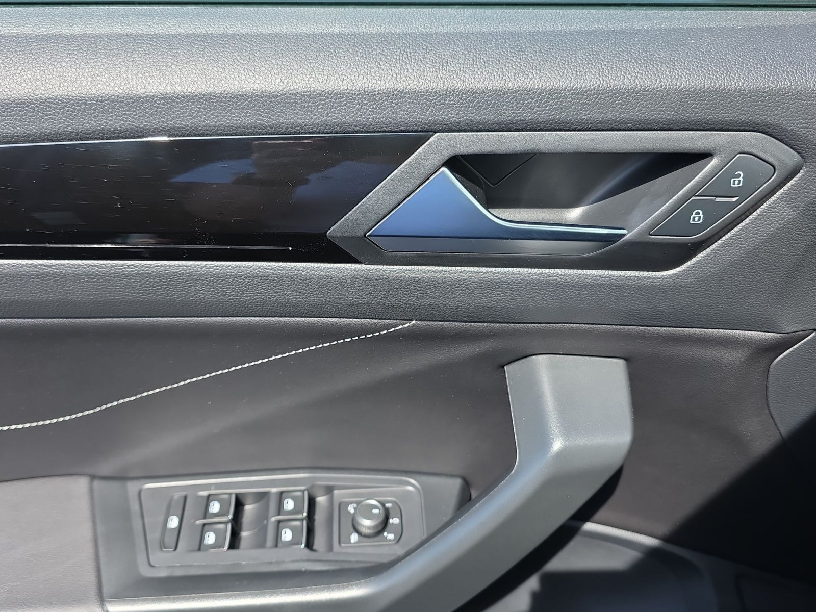 Volkswagen T-Roc - Bild 17