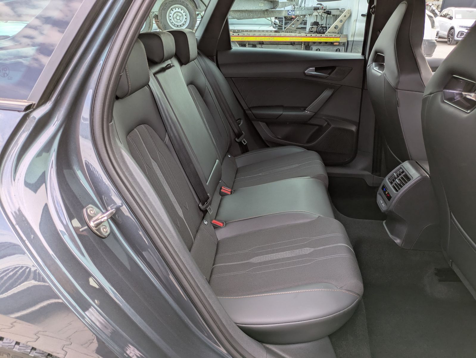 Fahrzeugabbildung CUPRA Leon VZ 2.0TSI 4Drive ACC*PANO*MATRIX*DCC*LM19"
