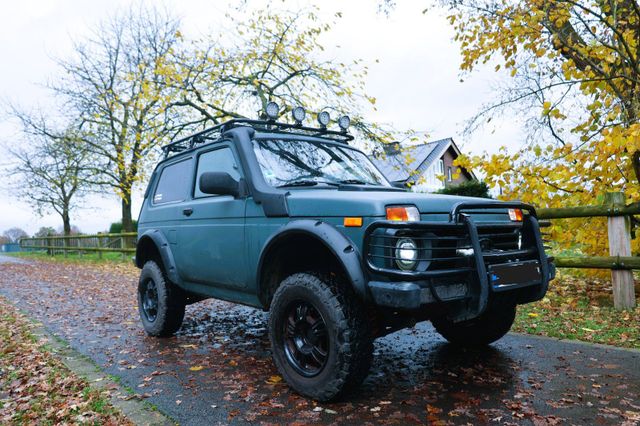 Lada Niva (Restaurationsobjekt)