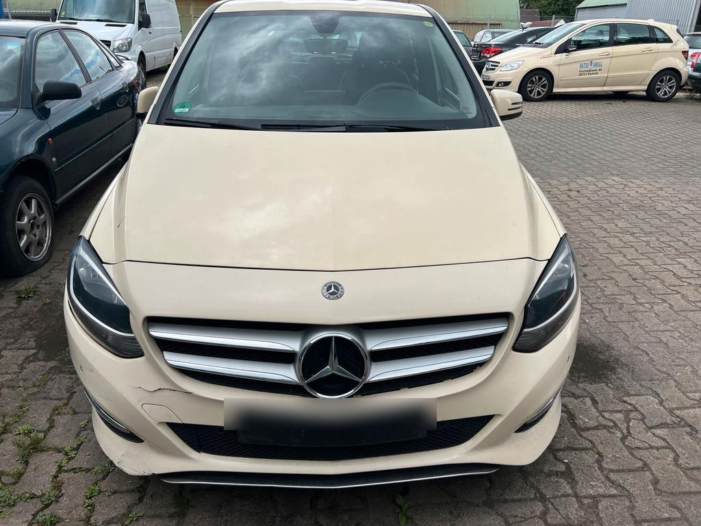Mercedes-Benz B 200