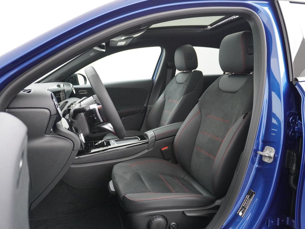 Mercedes-Benz A 180 Star Edition AMG Line | Panorama - Schiebe