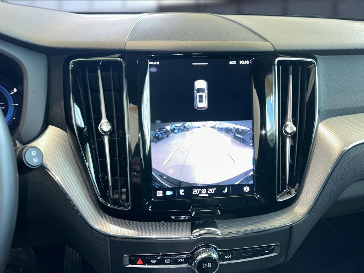 Volvo XC 60 R Design Recharge Plug-In Hybrid AWD Navi foto 9