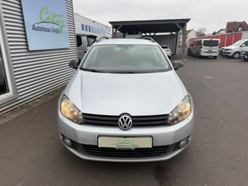 Volkswagen Golf VI Var. Match 2.0TDI+Kamera+AHK+Navi+SHZ+