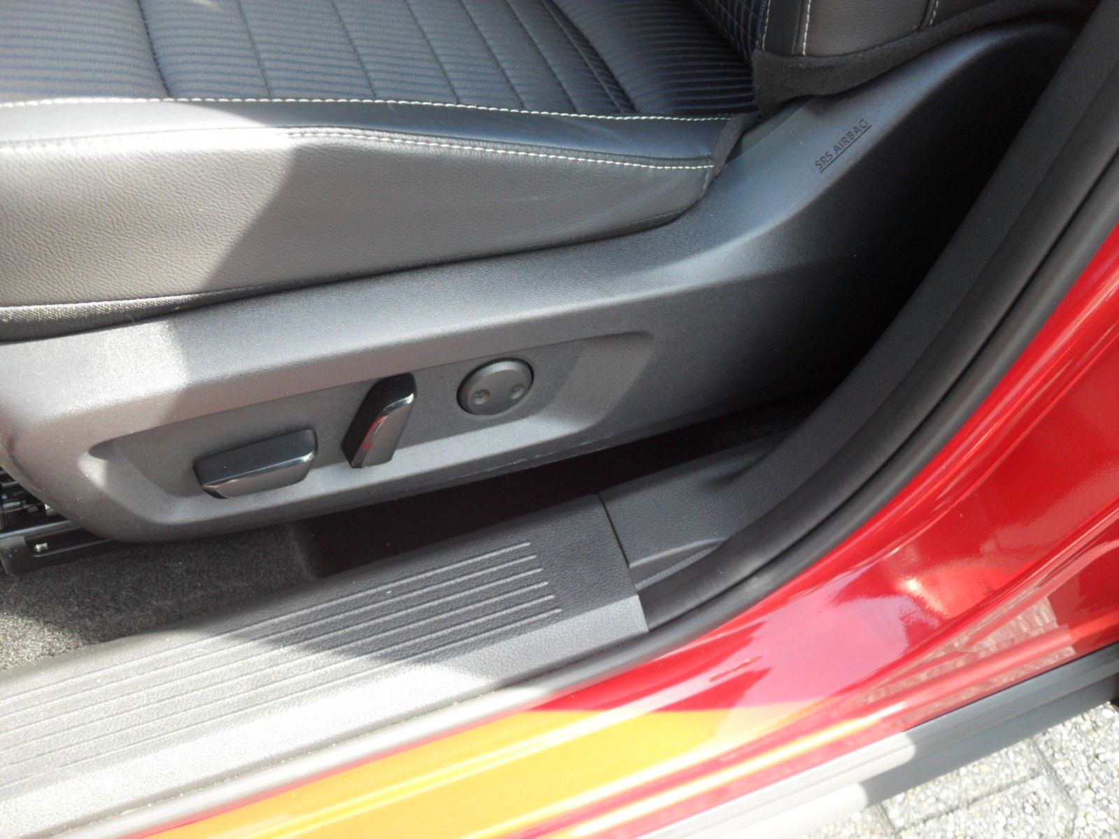 Fahrzeugabbildung Nissan Qashqai 1,3  Tekna | HeadUp | Teilleder | 360°