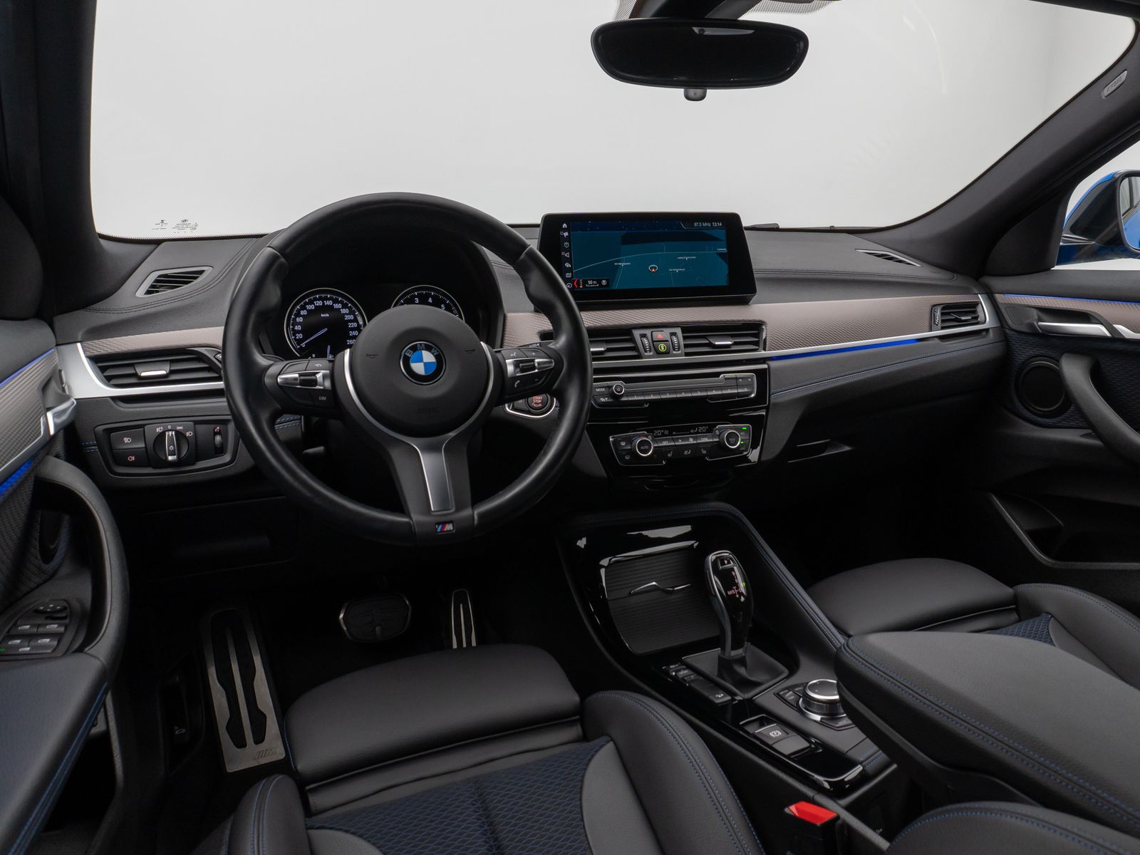 Fahrzeugabbildung BMW X2 xD20i M Sport DAB HUD Navi+ Alarm LED PDChint