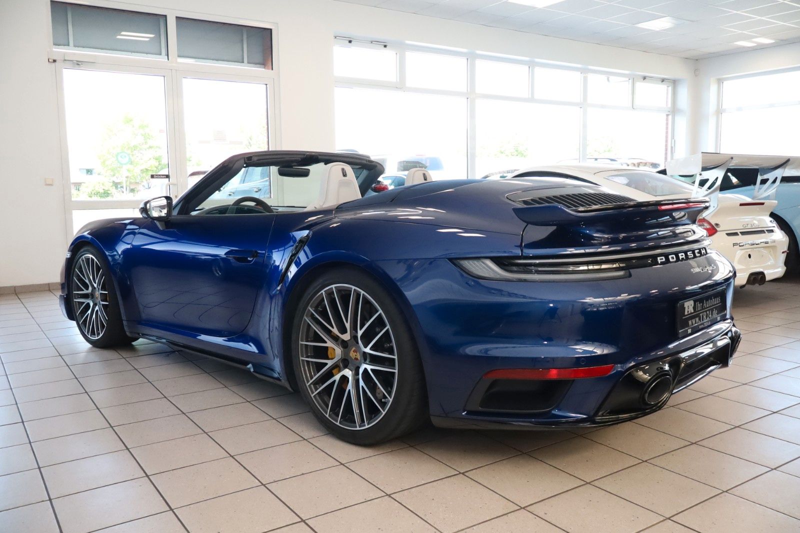 Fahrzeugabbildung Porsche 911 992 Turbo S Cabrio LIFT, SportDesign, Carbon