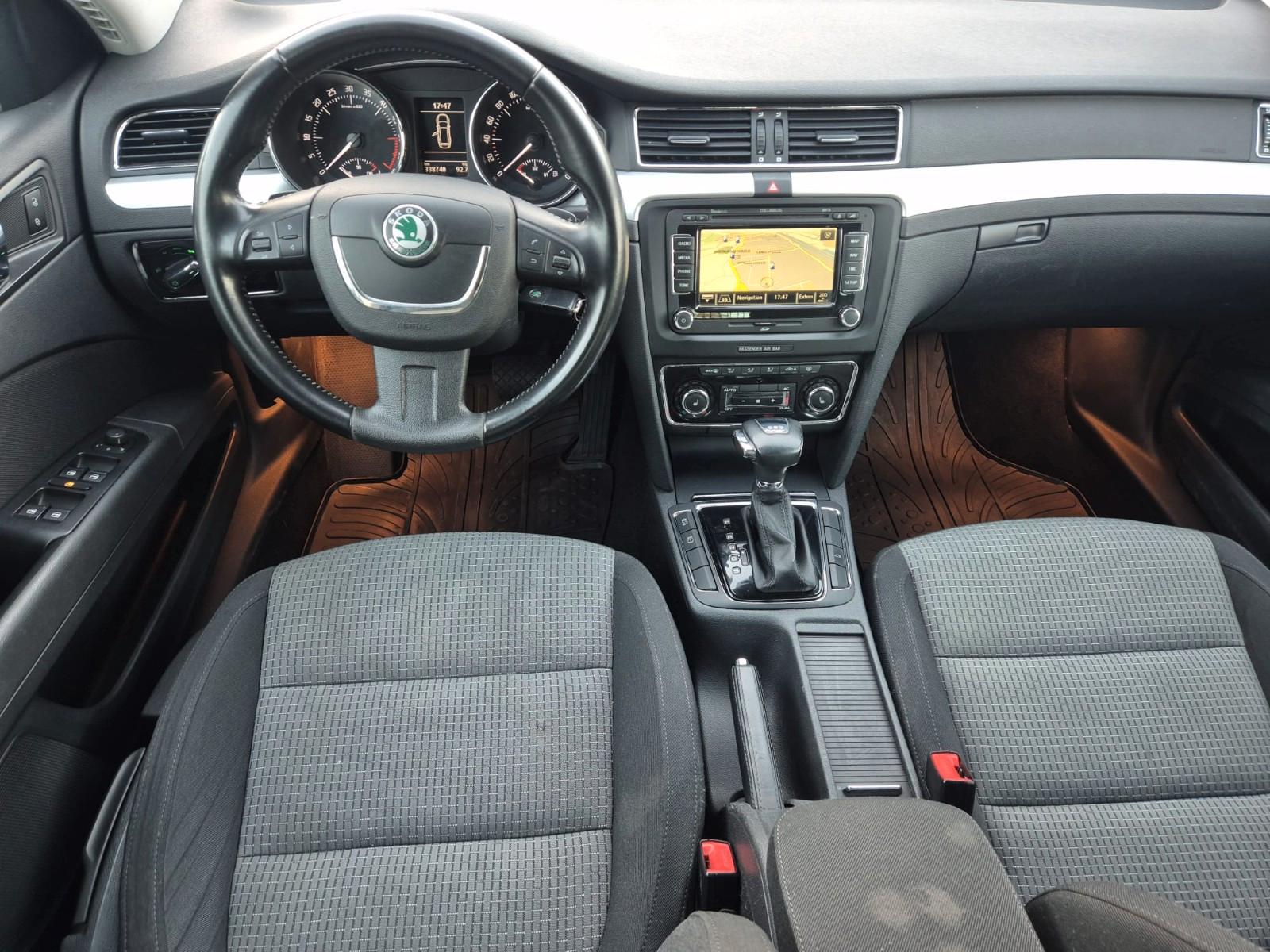 Skoda Superb 2012 — photo 9