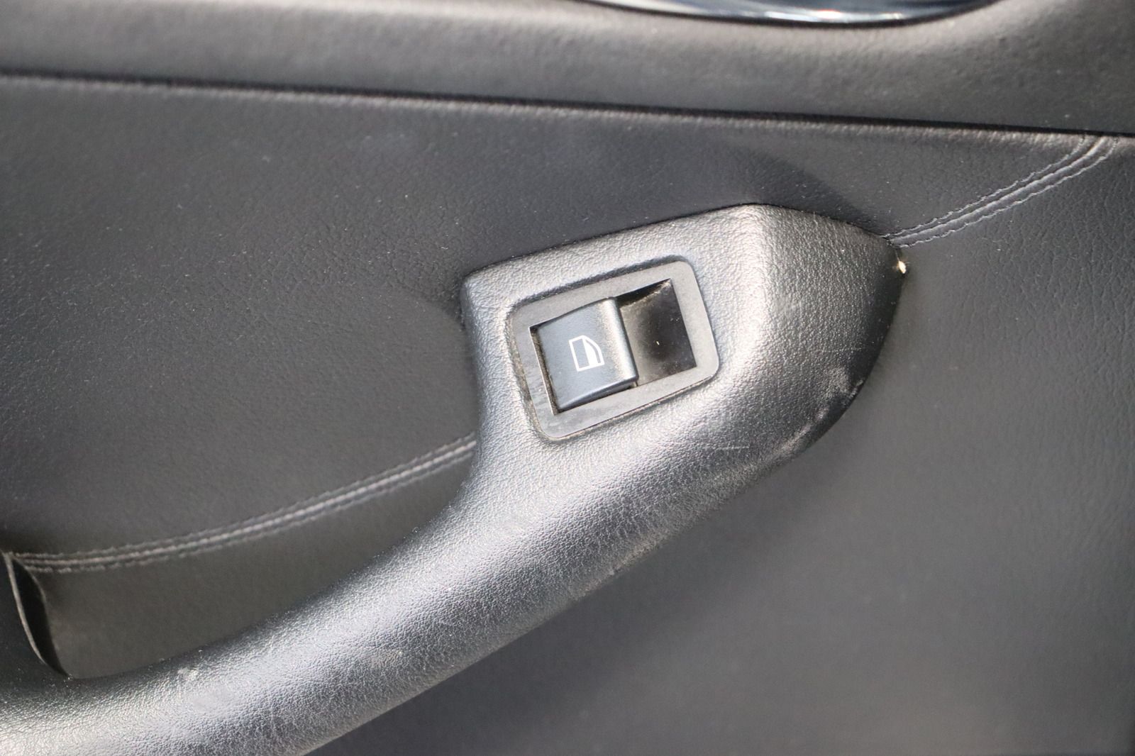 Fahrzeugabbildung BMW 320 i * Xenon * Leder * Sitzhzg. PDC