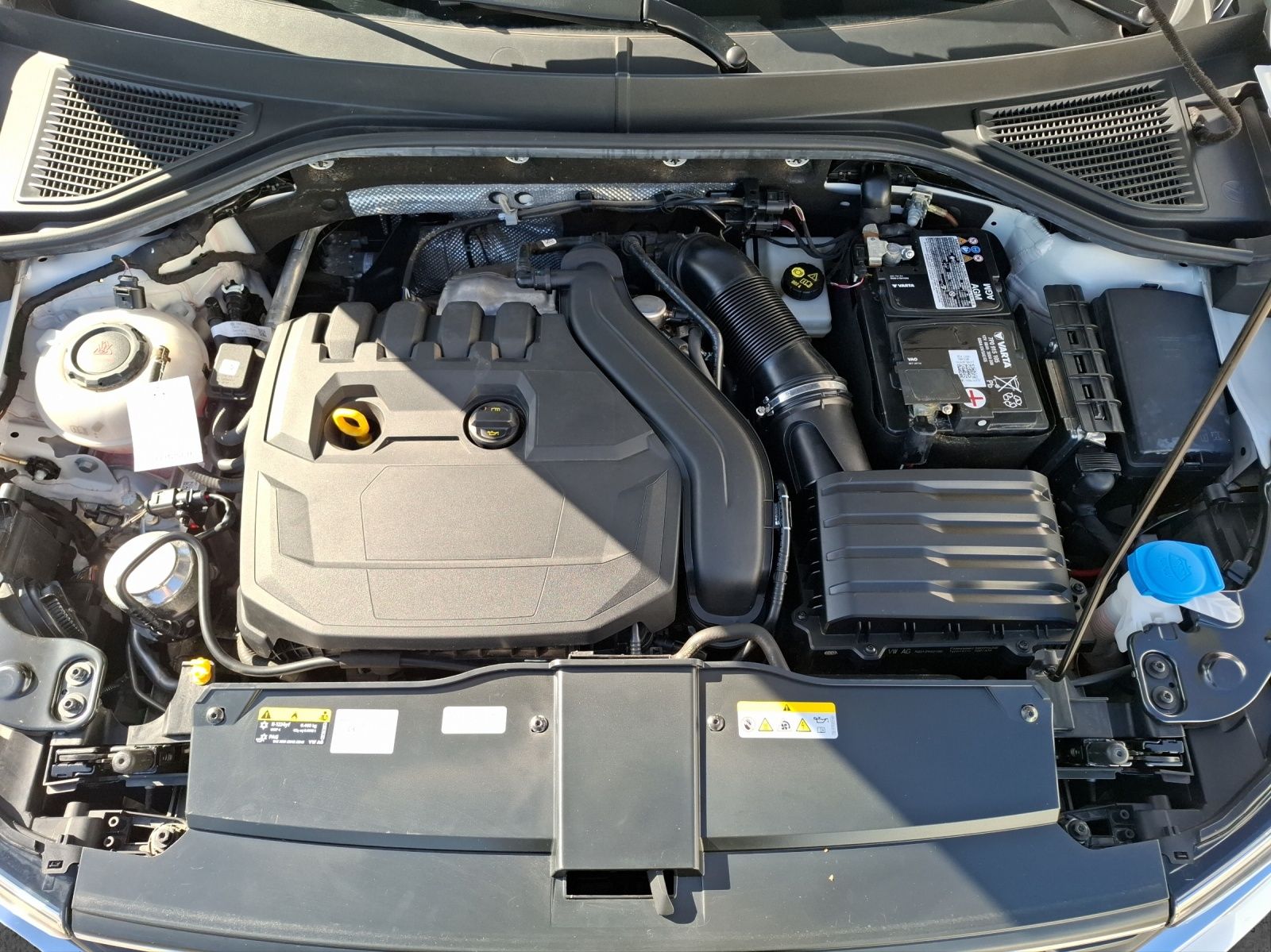 Fahrzeugabbildung Volkswagen T-Roc Sport DSG STH AHK Navi ACC Kamera