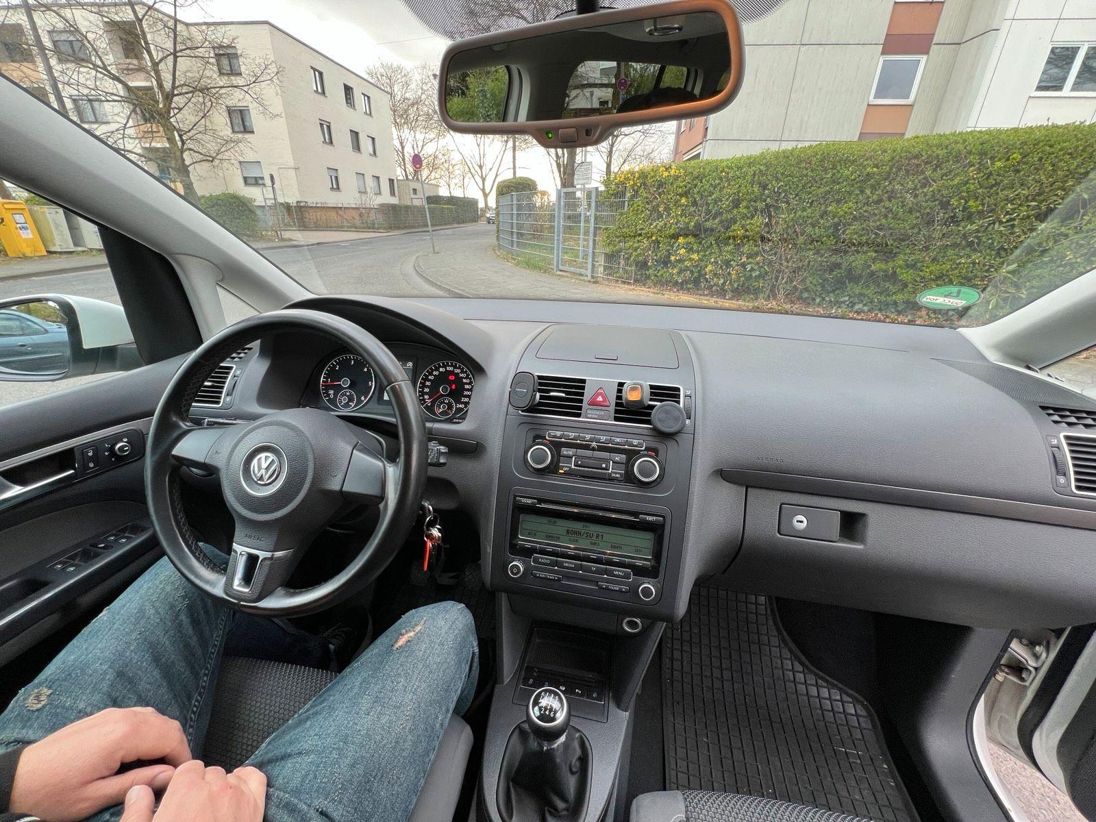 Volkswagen Touran 2011 — photo 6