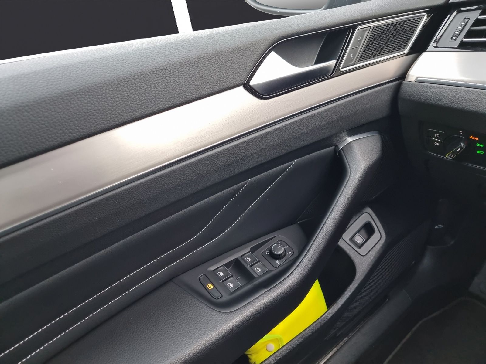 Fahrzeugabbildung Volkswagen Passat Variant TSI Elegance DSG Matrix Navi AID