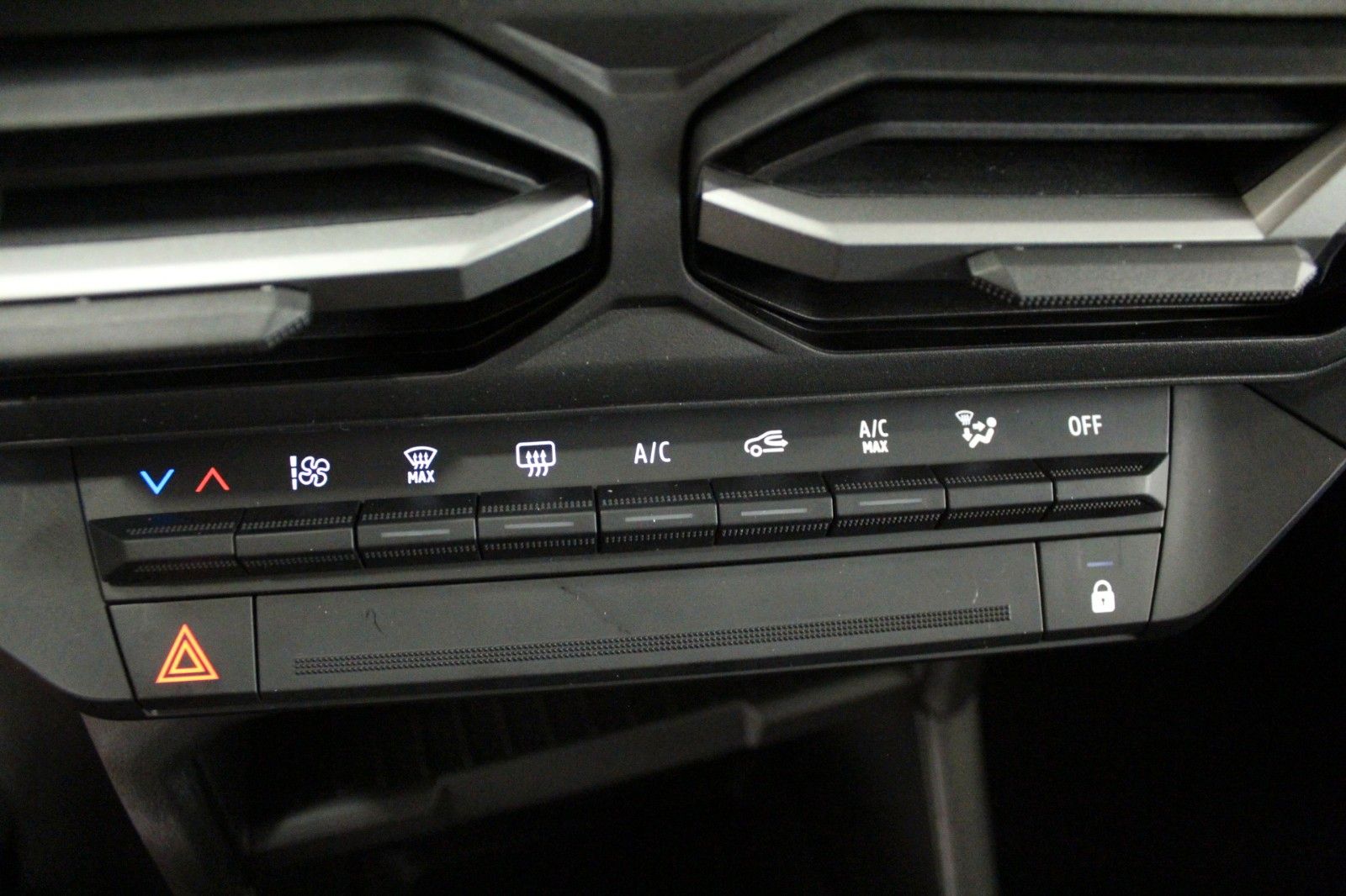 Fahrzeugabbildung Dacia Duster mild hybrid 140 Expression*Winterp.*MY 26