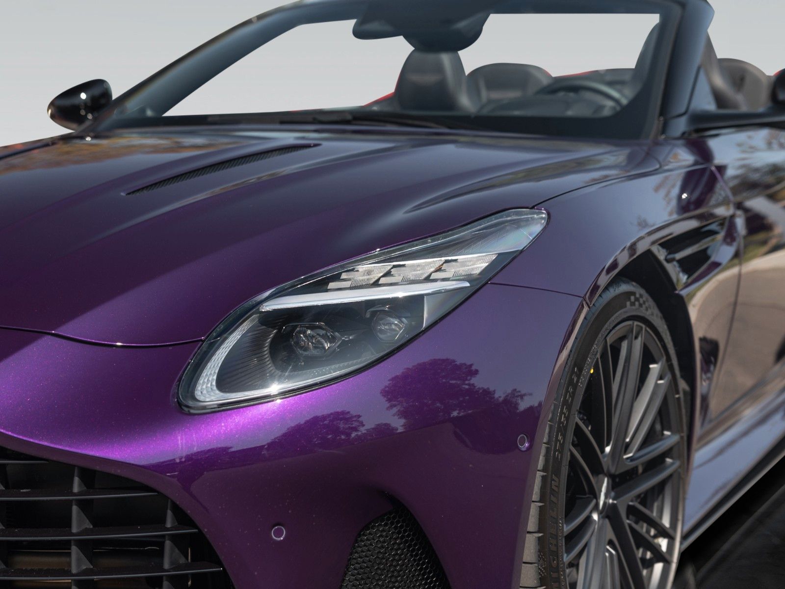 Aston Martin DB12 Volante | Storm Purple | Bowers&Wilkins foto 16