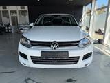 Volkswagen Touareg V8 TDI*KEYLES*NAVI*XENON*LEDER*AHK - Volkswagen Touareg: Alcantara