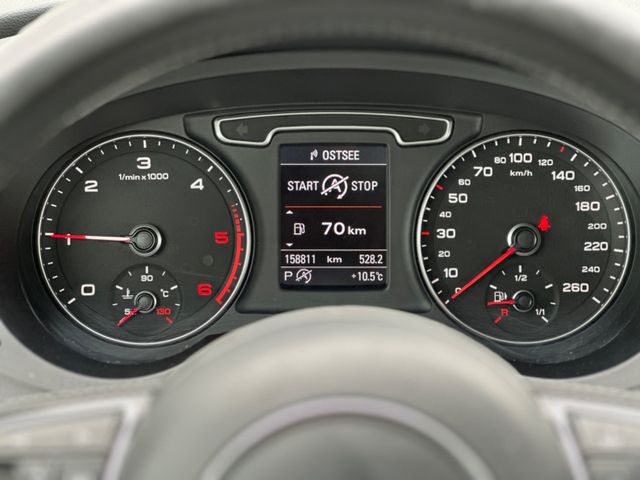 Audi Q3  2.0 TDI quattro S-LINE