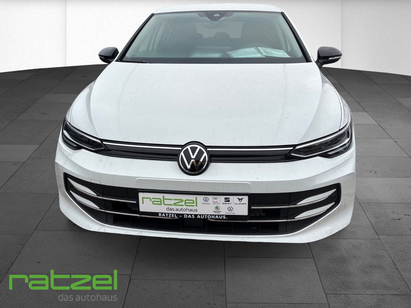 Fahrzeugabbildung Volkswagen Golf GOAL 1.5 eTSI DSG Allwetter+SHZ+PDC+LED