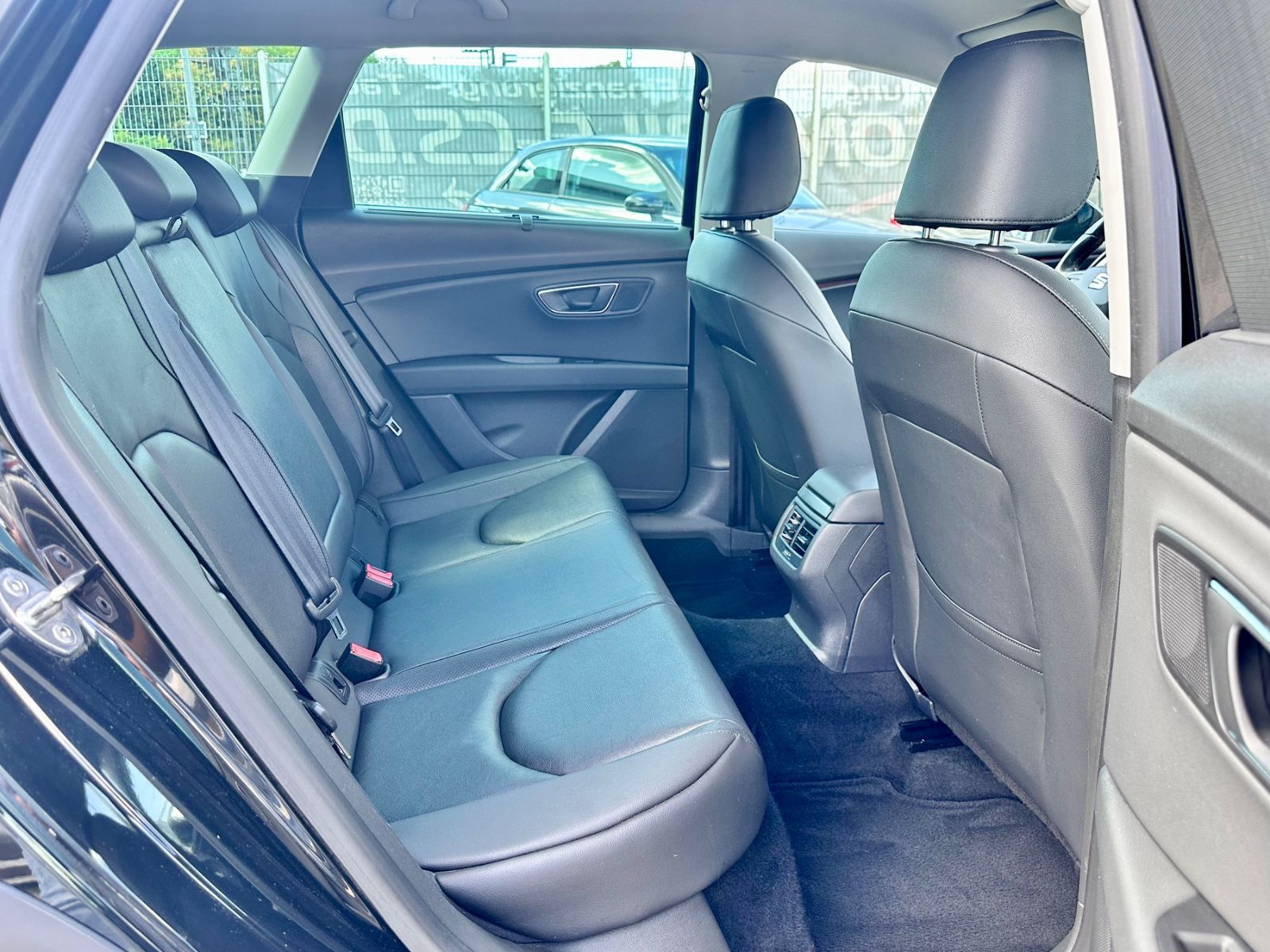 Fahrzeugabbildung SEAT LEON ST X-PERIENCE 4DRIVE*AUTOM+AHK*